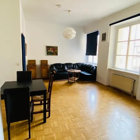 Im Zentrum, Innenhofseitig Graz