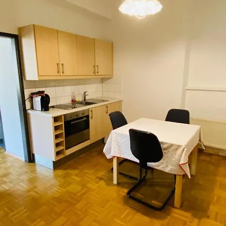 Im Zentrum, Innenhofseitig *