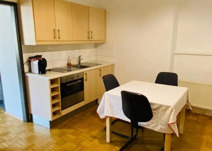 Im Zentrum, Innenhofseitig *